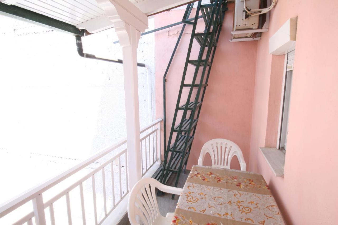 Sarti Center Studios Εξωτερικό φωτογραφία